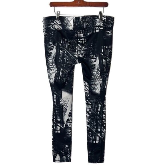 GapFit Cityscape Leggings - Picture 3 of 5